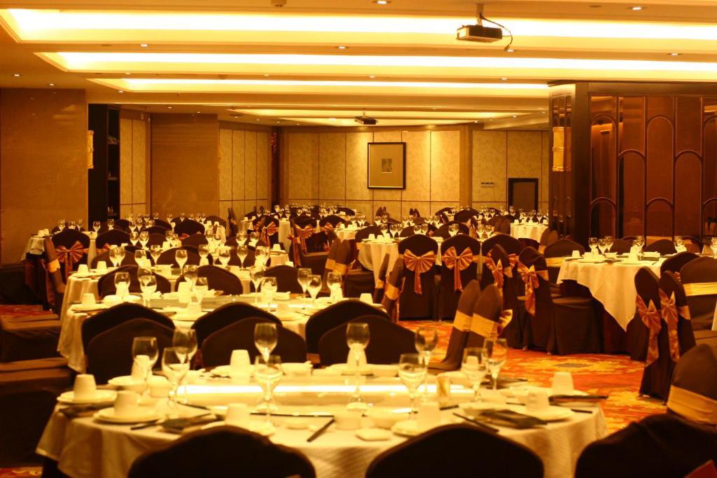 Hengna International Hotel Yiwu  Extérieur photo